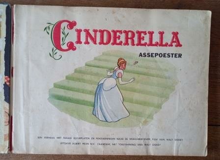 Oud vintage brocante verzamelplaatjesalbum kinderboek Walt Disney&#039;s Cinderella Assepoester AH 1950s Dutch book 1